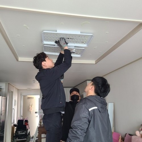 중증장애인과 함께하는 복지사업‘리모컨 전등 지원사업