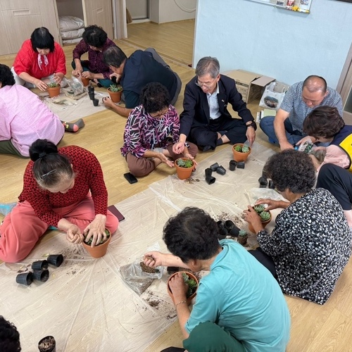 영암군장애인종합복지관, 송산마을회관에서 ‘찾아가는 이동복지관’ 운영