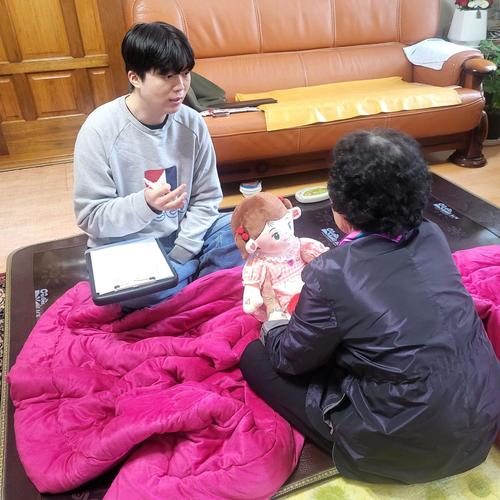 전남도사회서비스원, 반려로봇 활약 이용자 만족도 높아