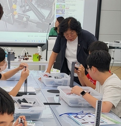 장은영 전남도의원, 탐구왕 장영실의 뒤를 잇는 미래 발명가를 위한 ‘장영실 캠프’ 격려 방문