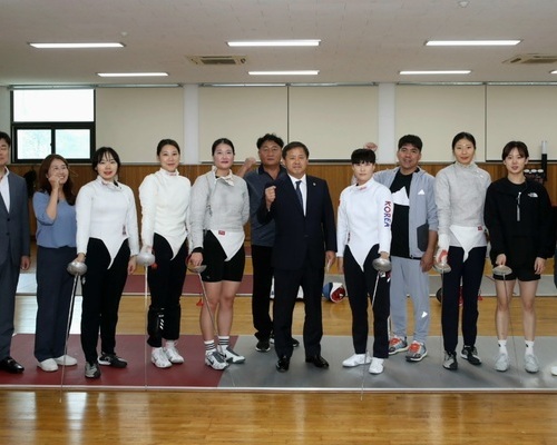 차영수 도의원, 전국체전 개막 앞두고 장애인역도·펜싱 선수단 방문 격려